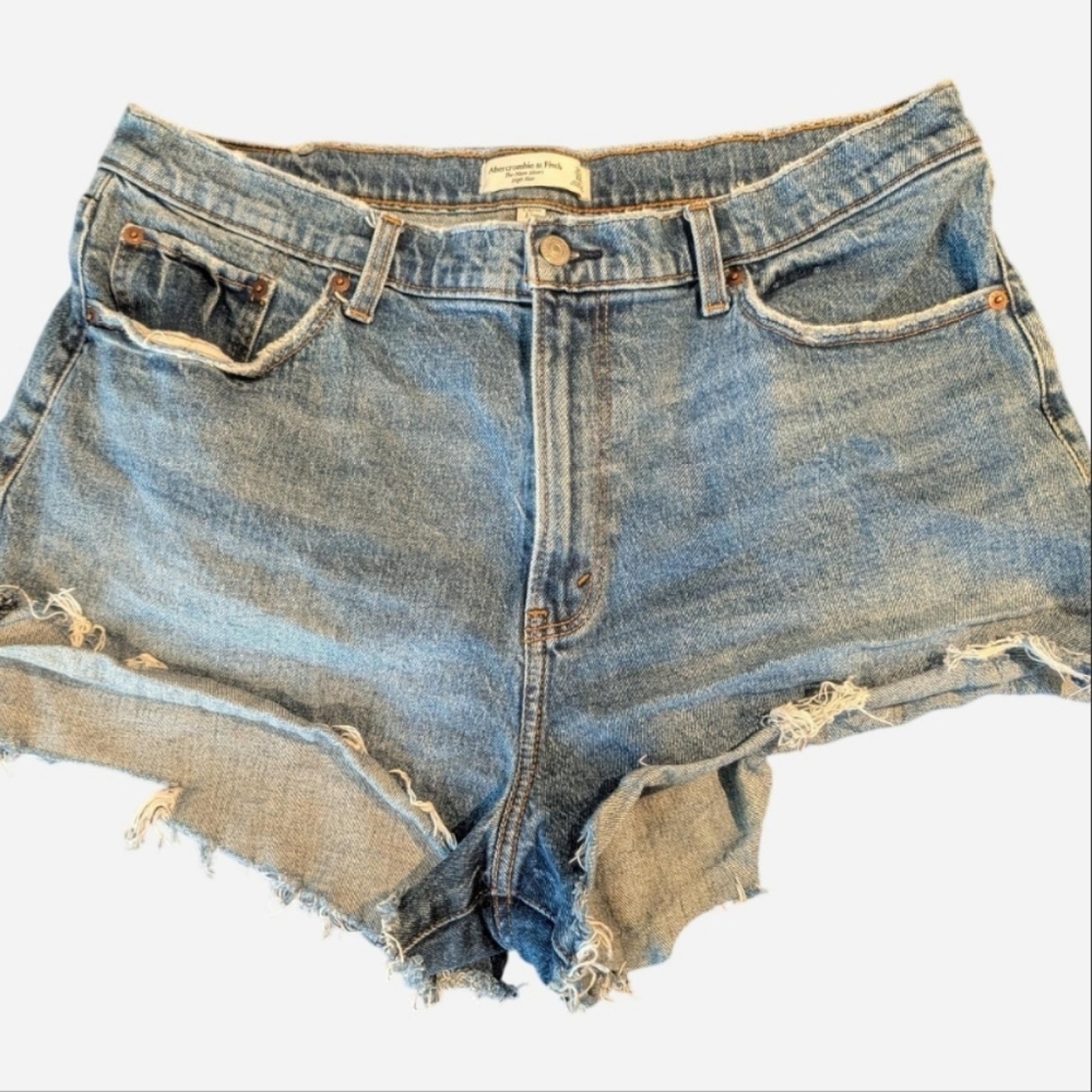 Abercrombie & Fitch The Mom Short High Rise Curve Love Light Wash Size 33/16